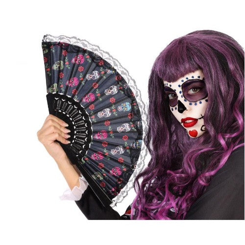 FAN WITH SKULLS