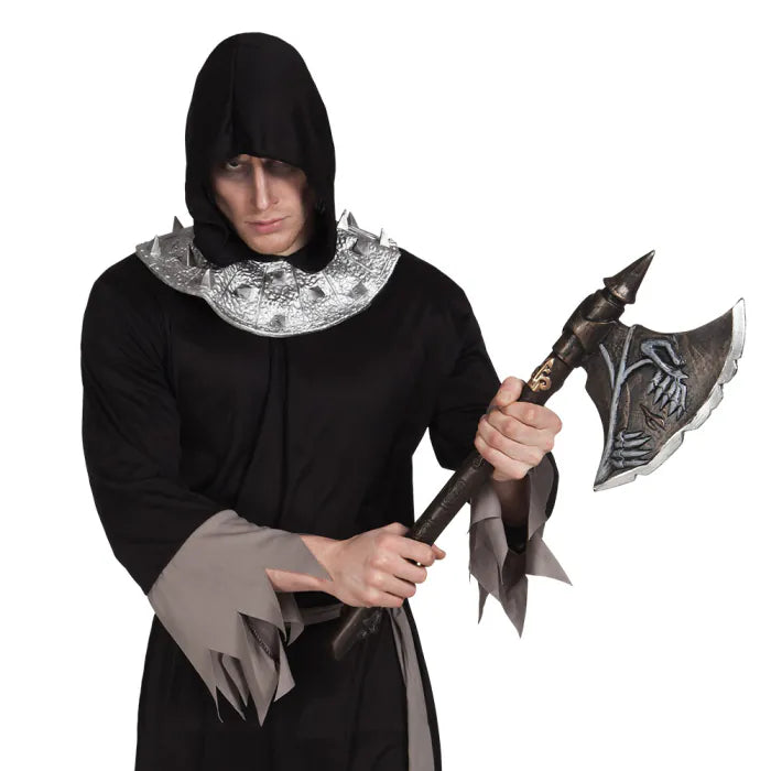 Skull axe