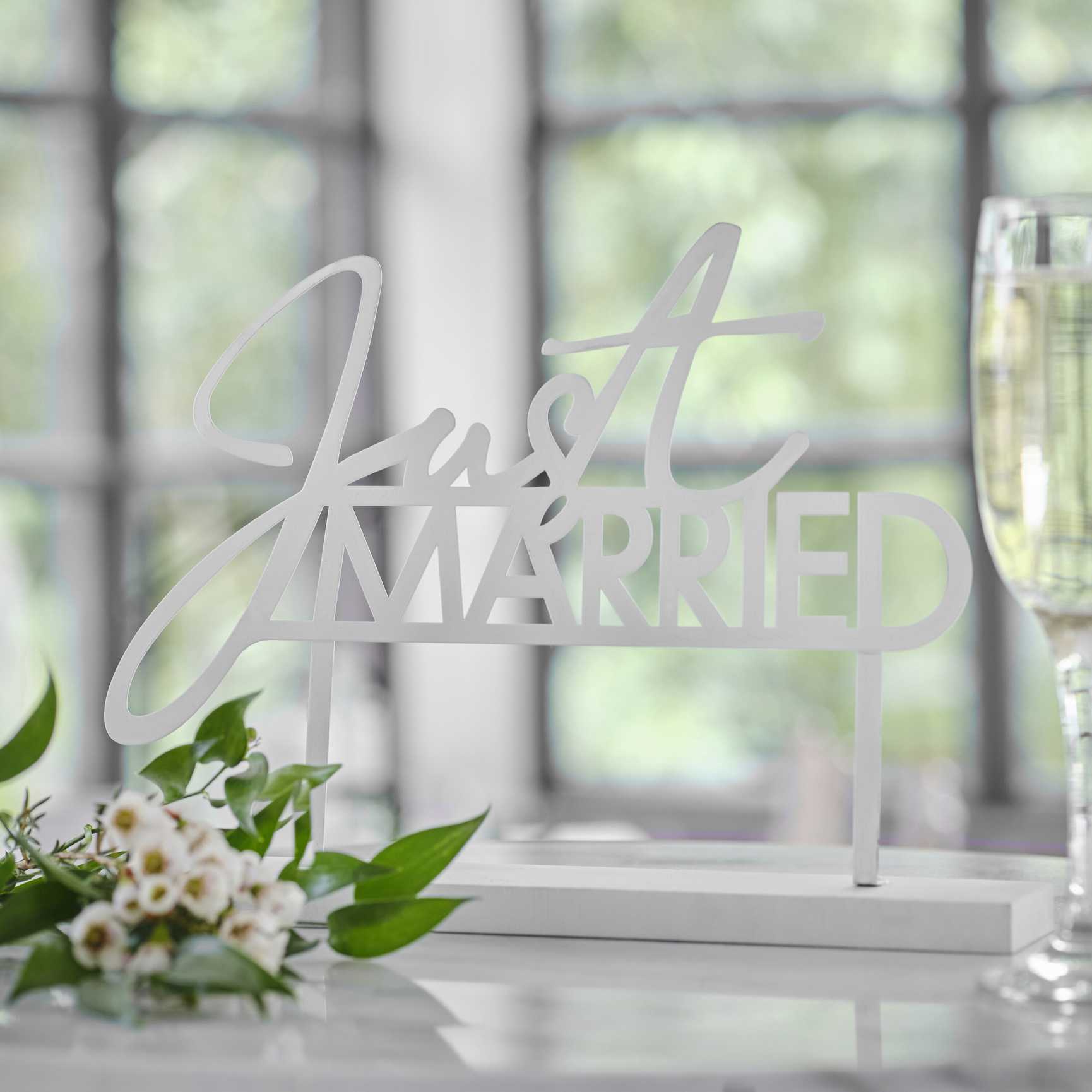 Signs - Mr & Mrs Table Sign - Metal