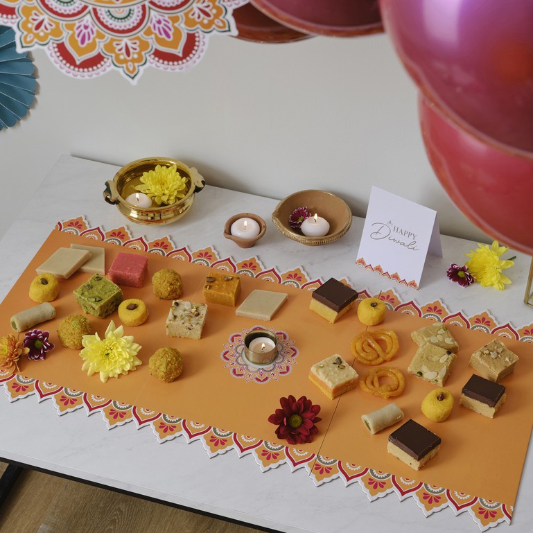 Grazing Board - Rectangle with patterned border - Yellow